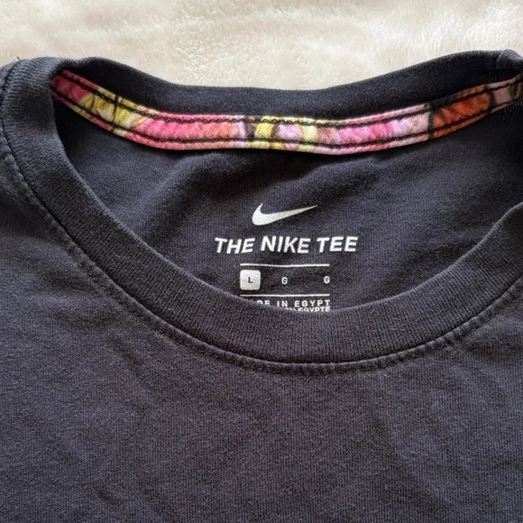 Nike Black Tee with Vibrant Graphic - Picture 3 of 4